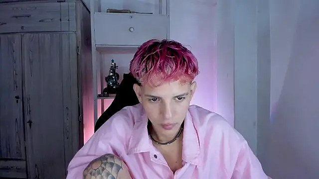 tylernova online show from December 2025 07:52:02 PM