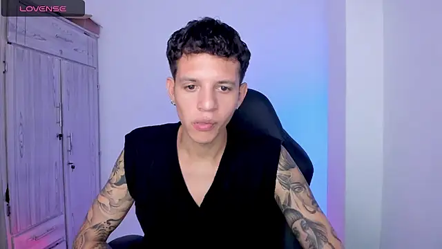 Snapshot of tylernova chatting on May 2026 02:53:01 AM tylernova online show from May 2026 02:53:01 AM