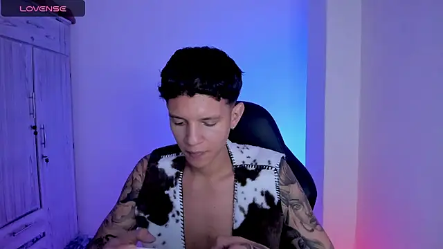 Snapshot of tylernova chatting on May 2026 03:34:01 AM tylernova online show from May 2026 03:34:01 AM