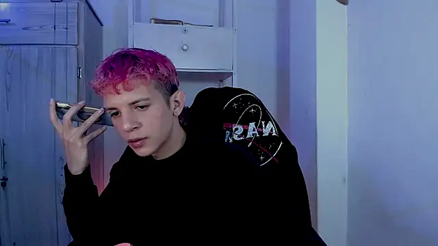 tylernova online show from November 2025 03:29:01 AM