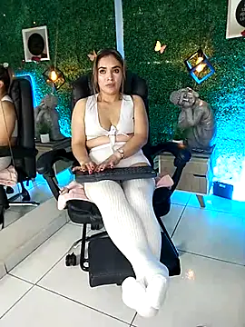 Kiaraa88 online show from May 2026 08:24:02 PM