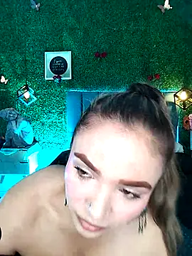 Kiaraa88 online show from April 2026 09:39:33 PM