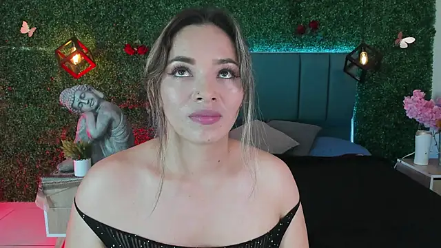 Snapshot of Kiaraa88 chatting on July 2026 08:39:02 PM Kiaraa88 online show from July 2026 08:39:02 PM