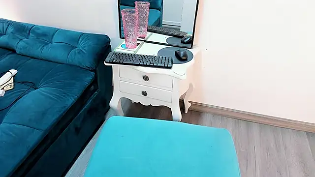 KassMonroe online show from December 2025 08:14:01 PM