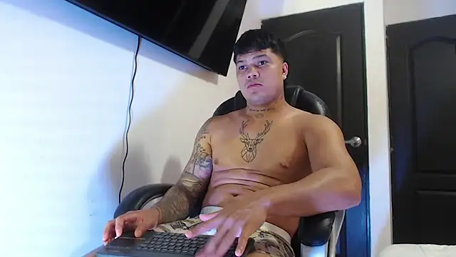 Snapshot of Boyhot_00 chatting on November 2025 01:06:01 AM Boyhot 00 online show from November 2025 01:06:01 AM