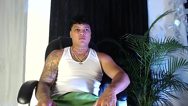 Snapshot of Boyhot_00 chatting on February 2026 03:38:02 AM Boyhot 00 online show from February 2026 03:38:02 AM