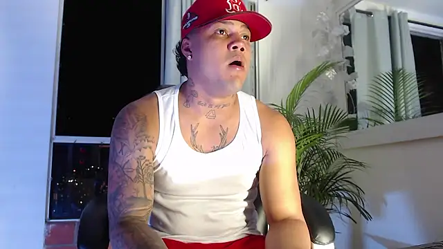 Snapshot of Boyhot_00 chatting on January 2026 02:26:01 AM Boyhot 00 online show from January 2026 02:26:01 AM