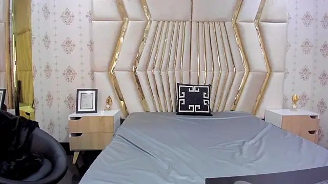 Barbbara sweett online show from December 2025 07:29:01 PM