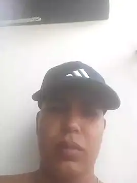 camilo44467 online show from October 2025 05:24:01 PM