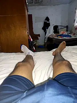 Latinokev online show from November 2025 07:39:01 PM