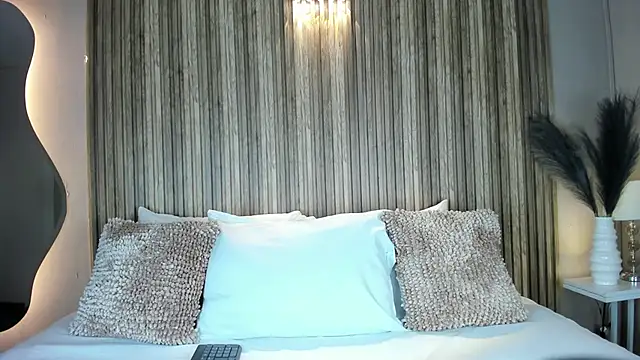 Snapshot of VanneCamiel chatting on October 2025 11:52:02 AM VanneCamiel online show from October 2025 11:52:02 AM