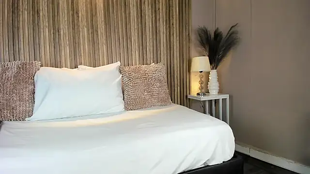 Snapshot of VanneCamiel chatting on November 2025 11:36:01 AM VanneCamiel online show from November 2025 11:36:01 AM