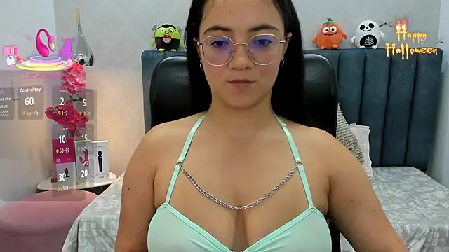 Sasha Grace online show from October 2025 07:58:02 PM