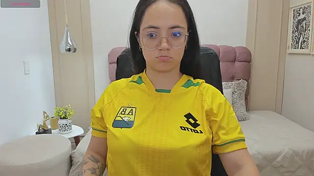 Sasha Grace online show from March 2026 07:48:02 PM