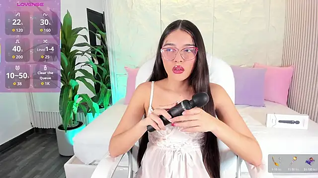 Megara20 online show from December 2025 10:48:01 PM