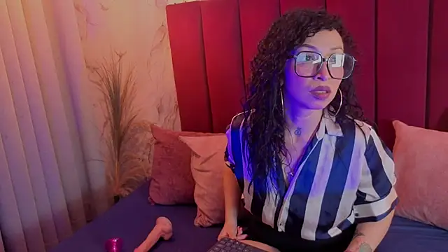 CHIARAJJONES online show from May 2026 12:31:01 PM