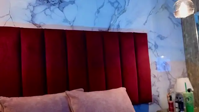 CHIARAJJONES online show from April 2026 12:33:01 PM