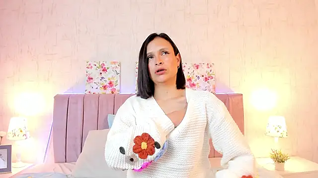 Snapshot of Veronicaxsaenz chatting on October 2025 01:41:02 PM Veronicaxsaenz online show from October 2025 01:41:02 PM