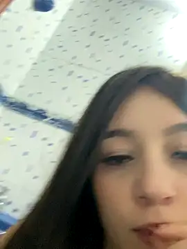 Snapshot of __Lorelain__ chatting on October 2025 04:05:02 AM Lorelain online show from October 2025 04:05:02 AM