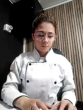 Snapshot of Sara_Roades chatting on October 2025 01:32:01 PM Sara Roades online show from October 2025 01:32:01 PM