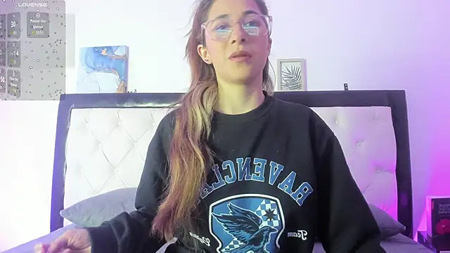 Snapshot of Sara_Roades chatting on October 2025 11:09:02 AM Sara Roades online show from October 2025 11:09:02 AM