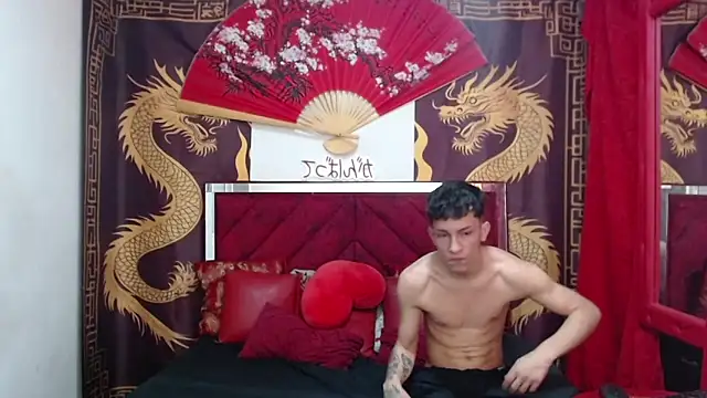 Pride couple online show from March 2026 12:33:02 AM