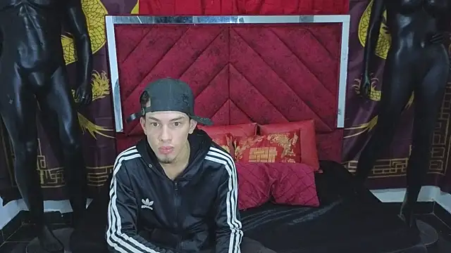 Pride couple online show from October 2025 11:27:02 PM