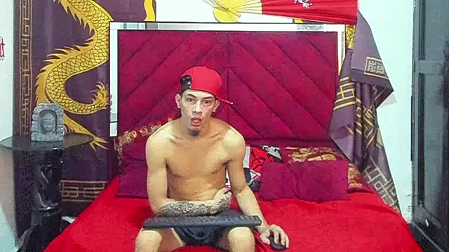 Pride couple online show from January 2026 11:32:01 PM