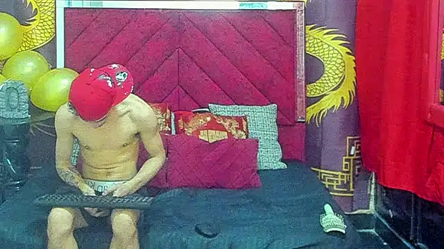 Pride couple online show from January 2026 11:19:01 PM