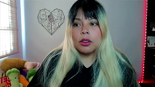 EllieMoonX online show from December 2025 05:29:02 PM