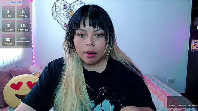 EllieMoonX online show from April 2026 09:12:01 PM