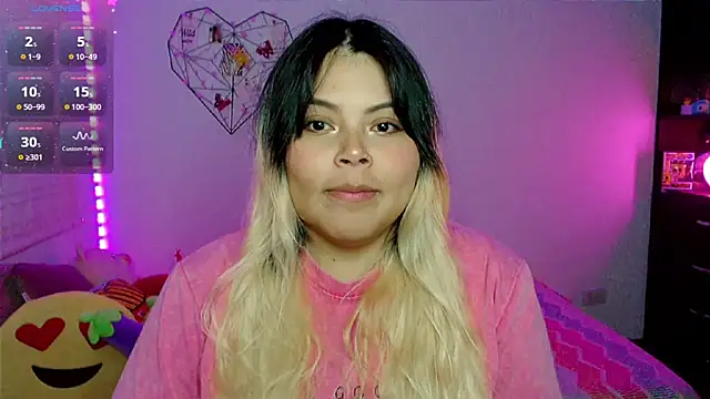 EllieMoonX online show from April 2026 11:28:01 PM