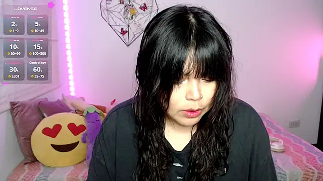 Snapshot of EllieMoonX chatting on July 2026 11:24:01 PM EllieMoonX online show from July 2026 11:24:01 PM