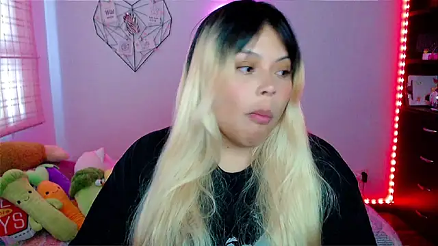 EllieMoonX online show from December 2025 09:25:02 PM