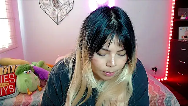 EllieMoonX online show from March 2026 07:54:02 PM