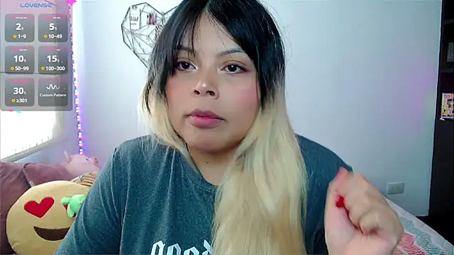EllieMoonX online show from April 2026 06:53:02 PM