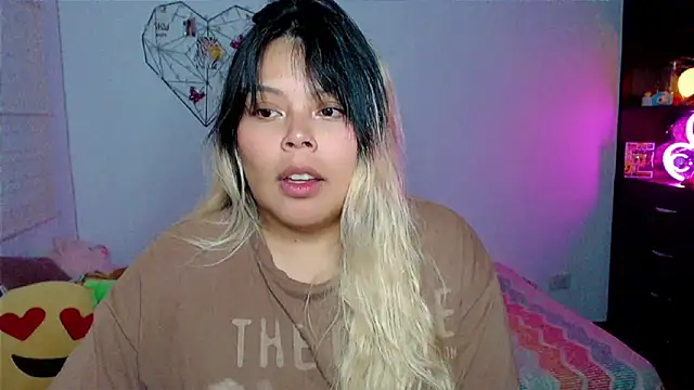 EllieMoonX online show from April 2026 11:16:01 PM