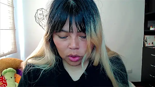 EllieMoonX online show from December 2025 01:13:02 PM