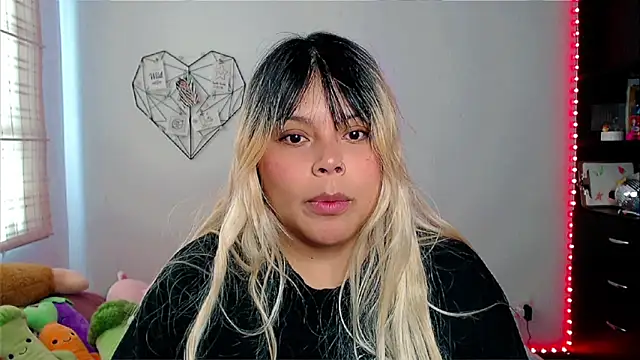 EllieMoonX online show from November 2025 03:05:02 PM