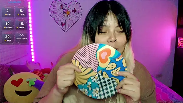 EllieMoonX online show from April 2026 11:55:01 PM