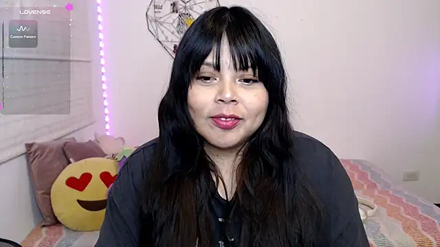 Snapshot of EllieMoonX chatting on June 2026 11:54:01 PM EllieMoonX online show from June 2026 11:54:01 PM
