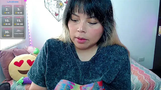 EllieMoonX online show from April 2026 02:21:01 PM