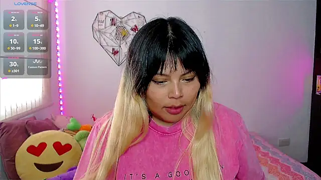 EllieMoonX online show from April 2026 09:57:02 PM