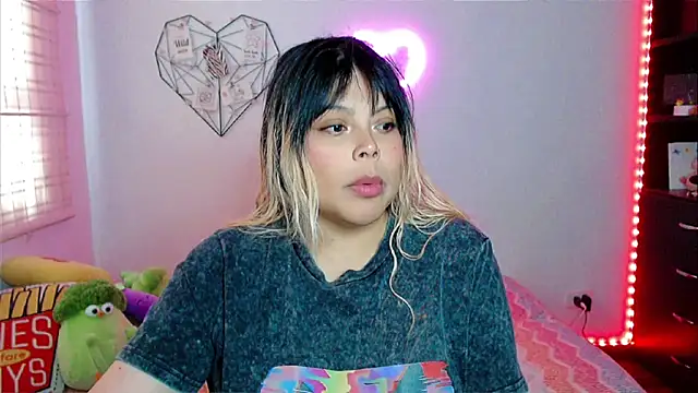 EllieMoonX online show from February 2026 09:50:01 PM