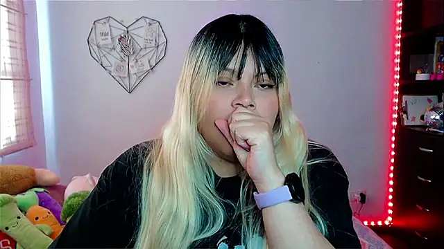 EllieMoonX online show from November 2025 07:36:02 PM