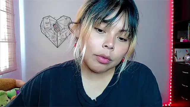 EllieMoonX online show from December 2025 08:21:01 PM