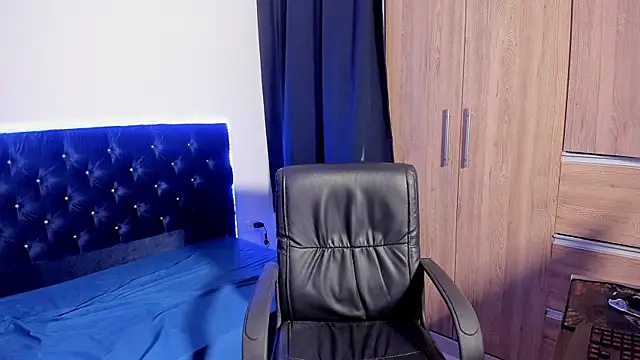 elias ford online show from October 2025 07:37:02 PM