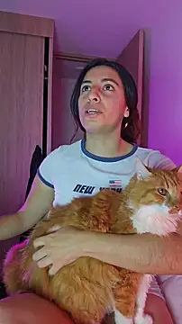 Snapshot of Meganthomson chatting on December 2025 03:55:01 AM Meganthomson online show from December 2025 03:55:01 AM