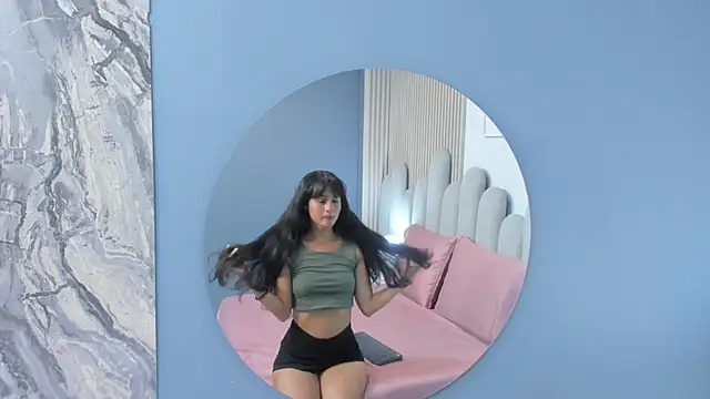 luly dreams online show from April 2026 11:12:02 AM