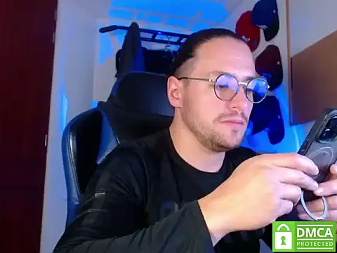 Snapshot of kurt_xx chatting on October 2025 01:43:02 PM kurt xx online show from October 2025 01:43:02 PM